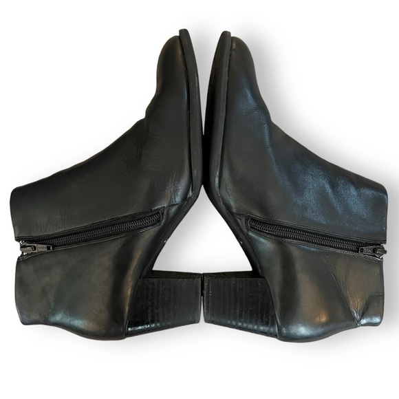 Vionic Georgia Black Smooth Leather Silver Studded Ankle Bootie Boot Shoe 9 - Picture 3 of 11